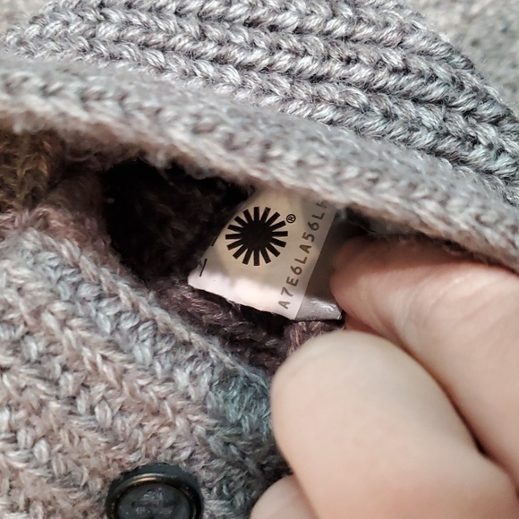 Ugg Australia Women Cardi Sweater 3 buttons Boots shoes sz 6 - Picture 13 of 13